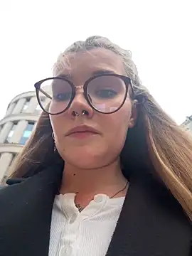 Snapshot of Holy_Tereza chatting on 03/08/25, 02:40 Holy Tereza online show from 03/08/25, 02:40