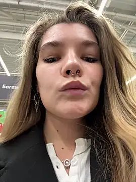 Snapshot of Holy_Tereza chatting on 03/15/25, 02:55 Holy Tereza online show from 03/15/25, 02:55