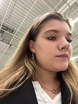 Snapshot of Holy_Tereza chatting on 03/19/25, 03:19 Holy Tereza online show from 03/19/25, 03:19
