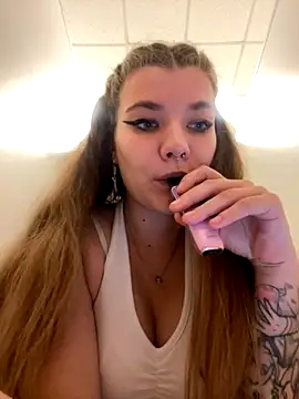 Snapshot of Holy_Tereza chatting on 12/02/25, 03:40 Holy Tereza online show from 12/02/25, 03:40