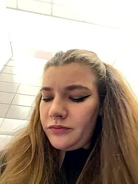 Snapshot of Holy_Tereza chatting on 12/14/25, 03:50 Holy Tereza online show from 12/14/25, 03:50