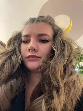 Snapshot of Holy_Tereza chatting on 03/27/26, 03:23 Holy Tereza online show from 03/27/26, 03:23