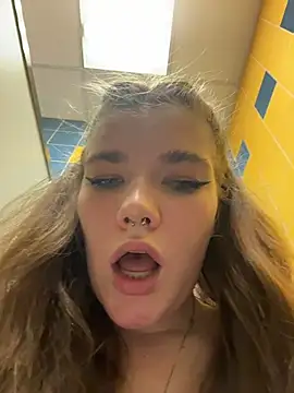 Snapshot of Holy_Tereza chatting on 04/15/26, 07:58 Holy Tereza online show from 04/15/26, 07:58