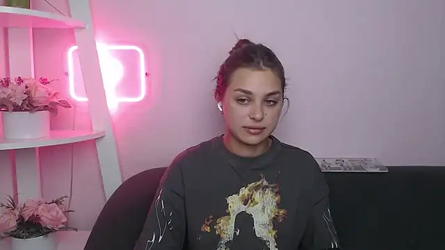 MilanaAngelAs online show from 10/28/25, 08:44