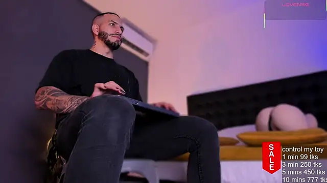 Snapshot of Matt_Ferrer chatting on 10/20/25, 08:09 Matt Ferrer online show from 10/20/25, 08:09