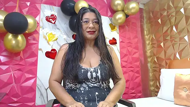 MiaCallie online show from 11/21/25, 09:02