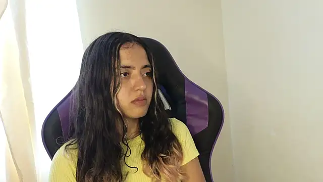 Snapshot of ViolettaSummer chatting on 02/02/25, 05:15 ViolettaSummer online show from 02/02/25, 05:15