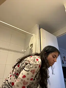 ViolettaSummer online show from 05/18/26, 04:57