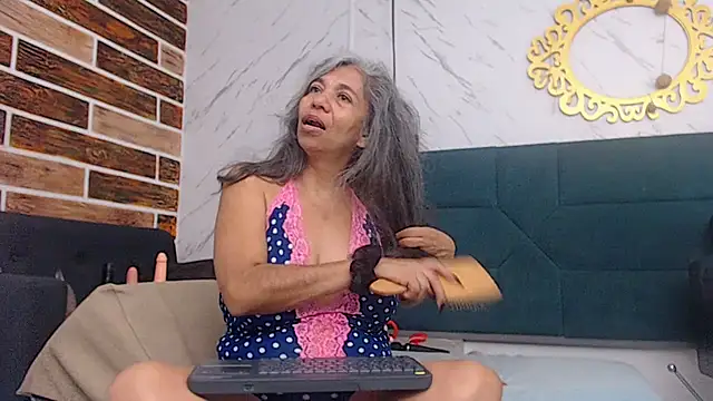 Snapshot of chanel_grant chatting on 11/30/25, 01:48 chanel grant online show from 11/30/25, 01:48