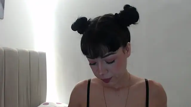 Caribbean beauty  online show from 10/04/25, 06:50