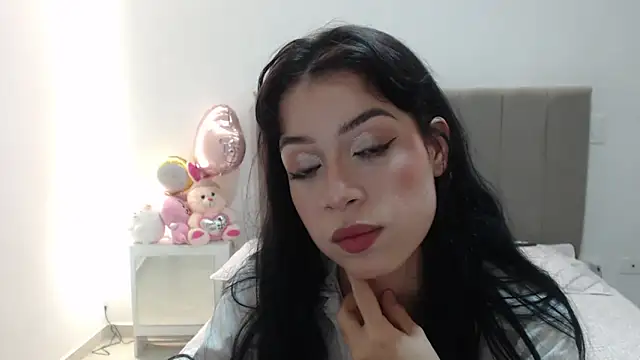 Caribbean beauty  online show from 10/23/25, 01:49