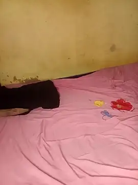 Snapshot of Chuby-Yumy chatting on 10/22/25, 10:04 Chuby-Yumy online show from 10/22/25, 10:04