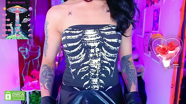 Snapshot of REDHOTTER_ chatting on 11/01/25, 08:11 REDHOTTER online show from 11/01/25, 08:11