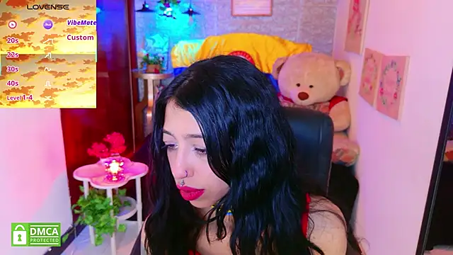 Snapshot of REDHOTTER_ chatting on 11/06/25, 08:10 REDHOTTER online show from 11/06/25, 08:10