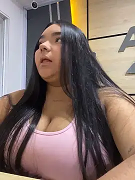 Snapshot of little_lissiee chatting on 02/15/26, 02:58 little lissiee online show from 02/15/26, 02:58