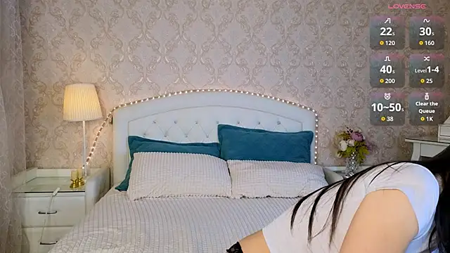 Snapshot of Kaia_Sunshine_Mia chatting on 10/05/25, 07:07 Kaia Sunshine Mia online show from 10/05/25, 07:07