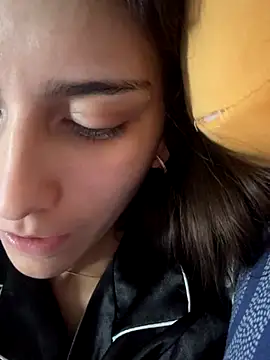 Snapshot of lupitta_1 chatting on 11/12/25, 12:00 lupitta 1 online show from 11/12/25, 12:00