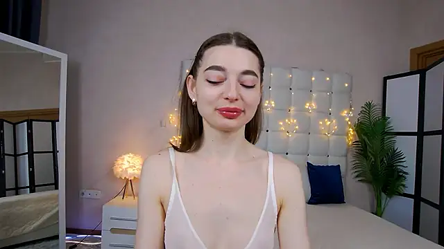 NicoleRosss online show from 01/07/25, 08:24