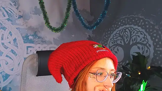 Orianna Fox online show from 12/25/24, 06:41