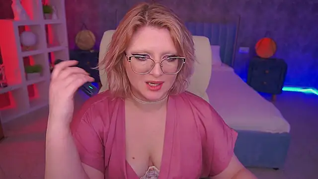 Snapshot of CoolTatis chatting on 05/11/26, 06:19 CoolTatis online show from 05/11/26, 06:19