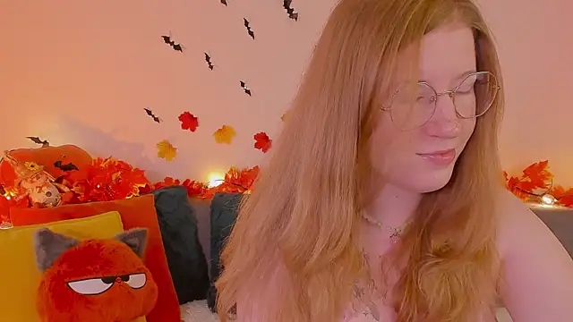 Snapshot of Tori_the_witch chatting on 11/06/25, 08:15 Tori the witch online show from 11/06/25, 08:15