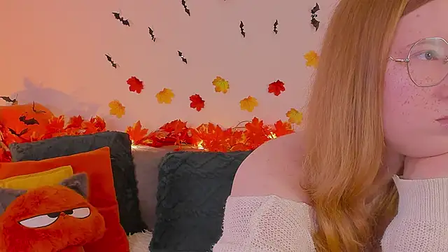 Snapshot of Tori_the_witch chatting on 11/10/25, 06:34 Tori the witch online show from 11/10/25, 06:34