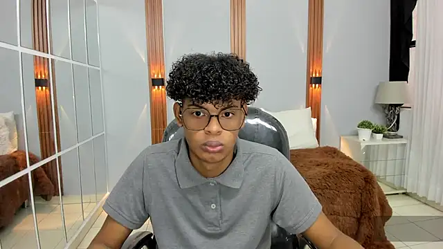 boylittle19cm online show from 09/15/25, 12:49