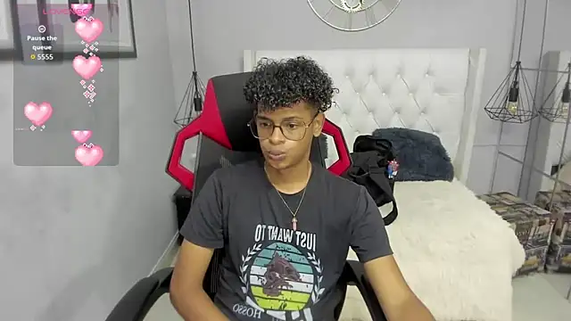 boylittle19cm online show from 09/17/25, 12:29