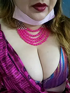 Snapshot of Rupaleesexy chatting on 06/20/26, 06:22 Rupaleesexy online show from 06/20/26, 06:22