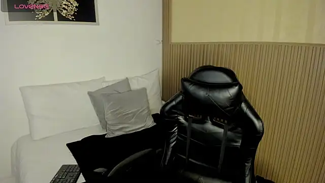 summer night  online show from 04/25/26, 01:41