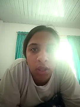 Snapshot of Susan-Rumie chatting on 12/17/25, 05:52 Susan-Rumie online show from 12/17/25, 05:52