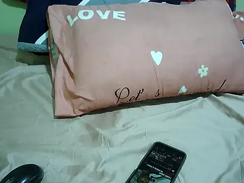 Snapshot of just_lela chatting on 02/20/25, 01:08 just lela online show from 02/20/25, 01:08