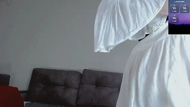 Amina Barbarian online show from 11/08/25, 06:07