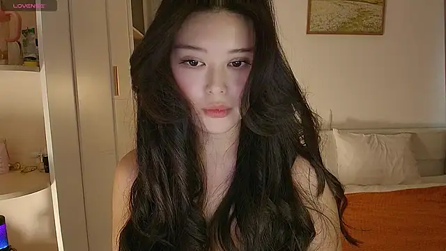 Snapshot of tenderlybaee chatting on 11/06/25, 04:35 tenderlybaee online show from 11/06/25, 04:35