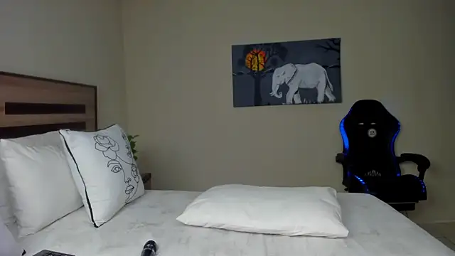 Renee-18 online show from 09/22/25, 03:52