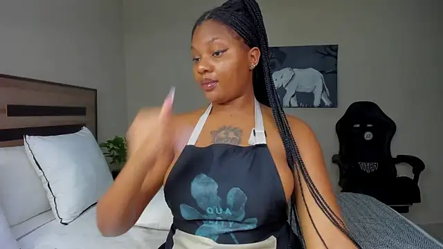 Snapshot of Renee-18 chatting on 11/21/25, 11:03 Renee-18 online show from 11/21/25, 11:03