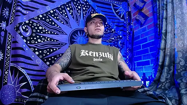 Snapshot of Dicaprioo_ chatting on 10/06/25, 09:23 Dicaprioo  online show from 10/06/25, 09:23