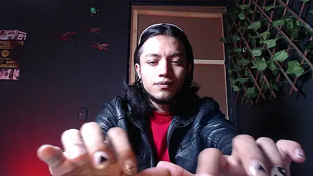 Snapshot of Dicaprioo_ chatting on 10/16/25, 03:29 Dicaprioo  online show from 10/16/25, 03:29