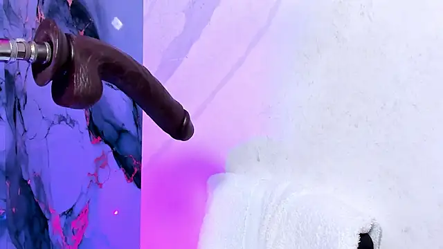 Snapshot of kristal_blond chatting on 11/02/25, 03:53 kristal blond online show from 11/02/25, 03:53