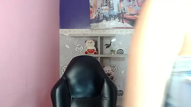 Linda Mattel online show from 02/07/25, 02:58