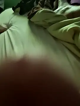 Snapshot of Szeltolo001 chatting on 09/18/25, 07:16 Szeltolo001 online show from 09/18/25, 07:16