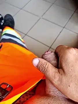 Snapshot of Szeltolo001 chatting on 09/19/25, 12:28 Szeltolo001 online show from 09/19/25, 12:28