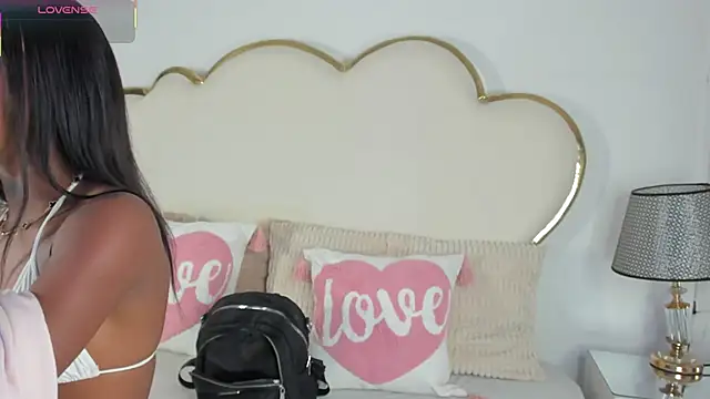 CahitlinBell online show from 10/24/25, 05:48