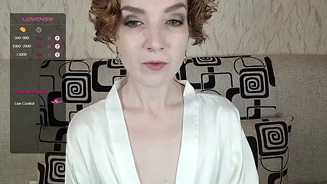 Snapshot of TinaWince chatting on 10/25/25, 04:42 TinaWince online show from 10/25/25, 04:42