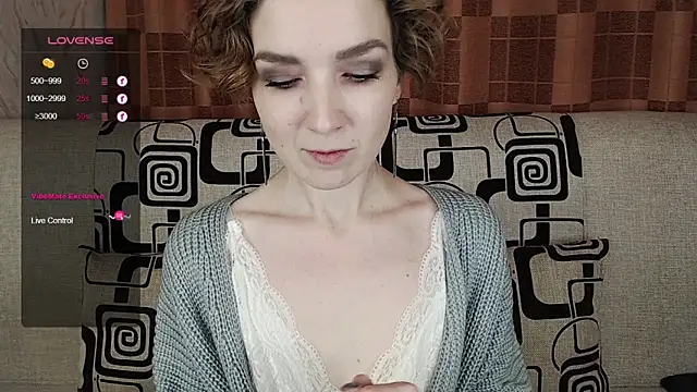 Snapshot of TinaWince chatting on 11/08/25, 04:45 TinaWince online show from 11/08/25, 04:45