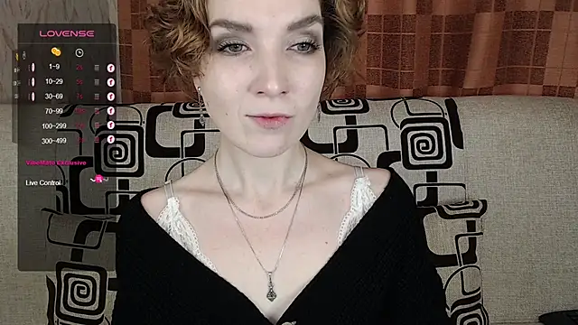 Snapshot of TinaWince chatting on 11/28/25, 04:48 TinaWince online show from 11/28/25, 04:48