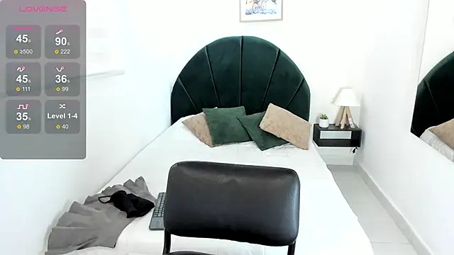  alaiasmile  online show from 05/15/26, 07:21