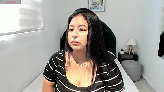  alaiasmile  online show from 05/18/26, 05:08