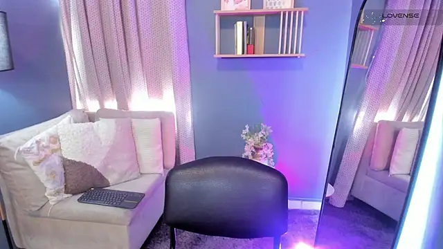  alaiasmile  online show from 06/19/26, 07:17