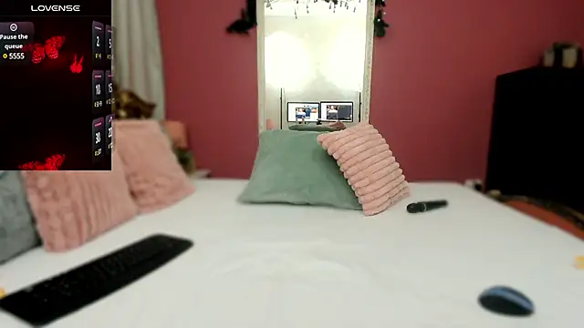 LisaRaee online show from 12/16/24, 06:16